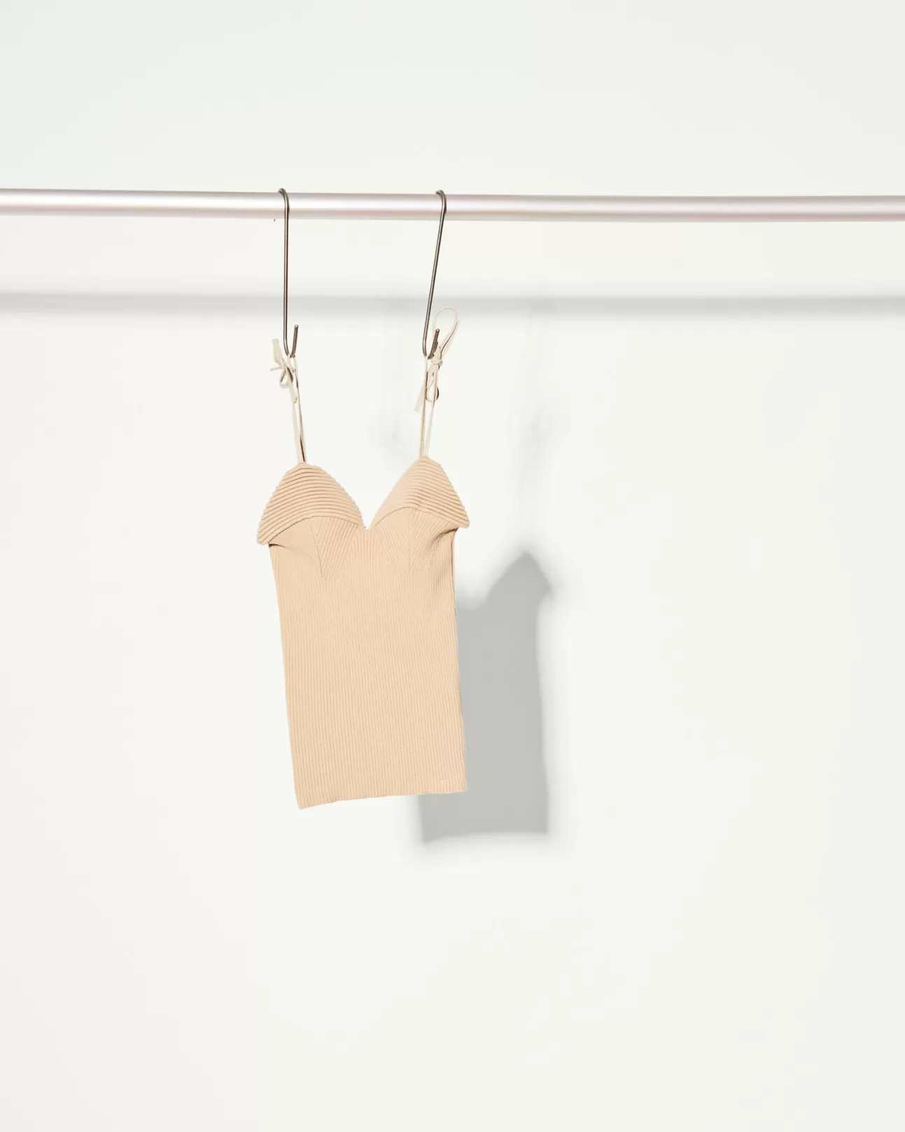 The Akala Studio Camisetas Y Tops^Amber Top