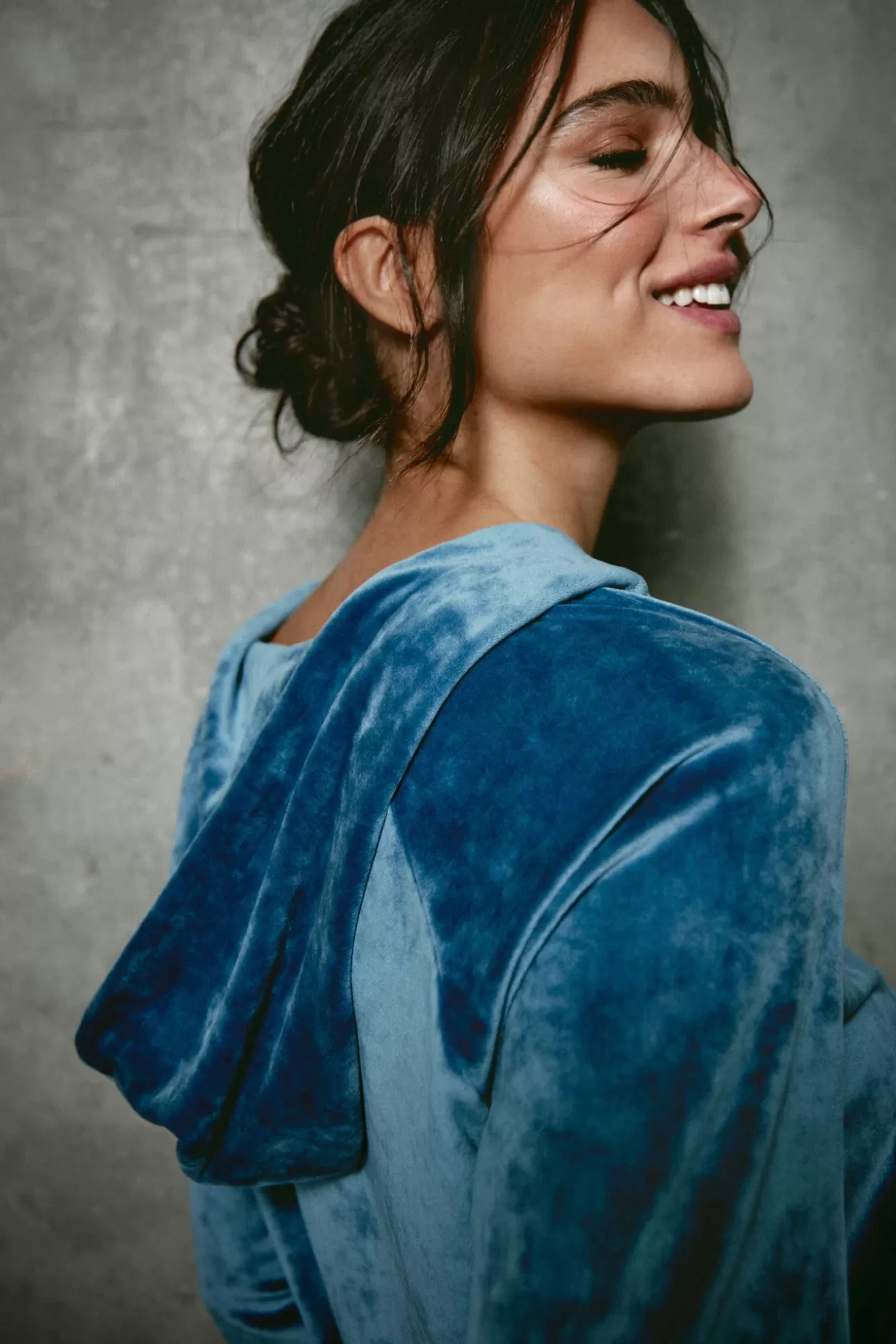 The Akala Studio Chaqueta^Blue Velvet Hoodie