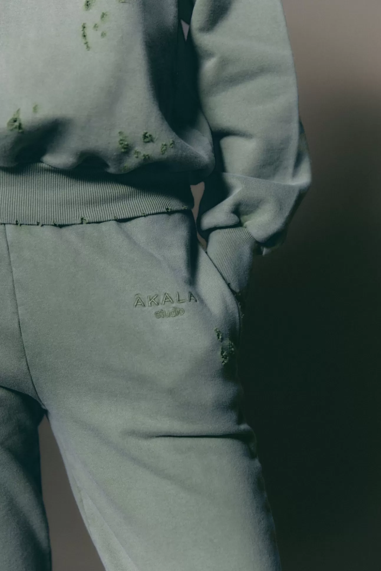 The Akala Studio Pantalones^Distressed Green Pants