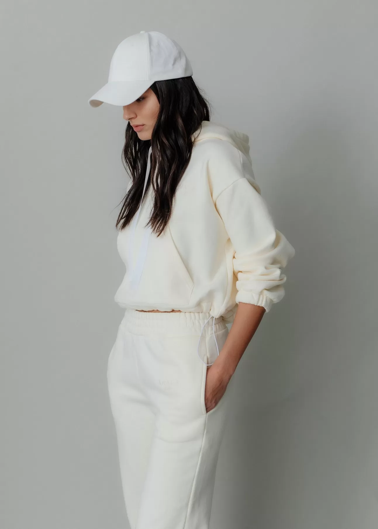 The Akala Studio Sweats^Marfil Set