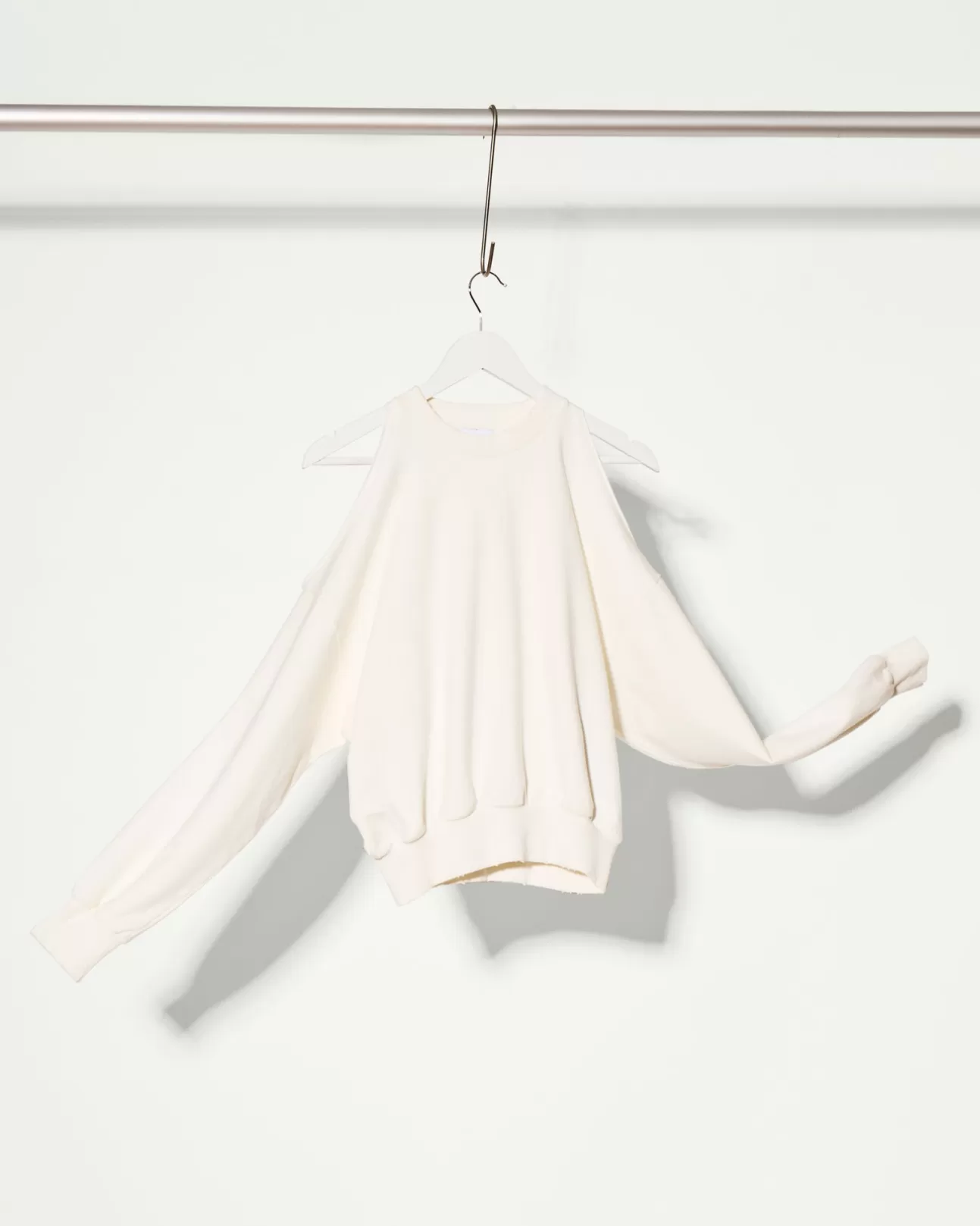 The Akala Studio Sweats^Milky White Sweater