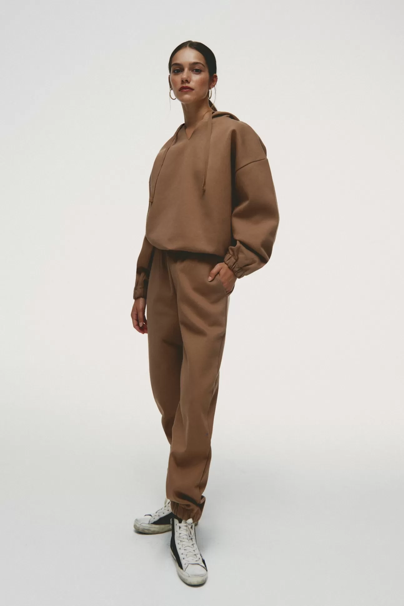 The Akala Studio Pantalones^Soft Camel Jogger Pants