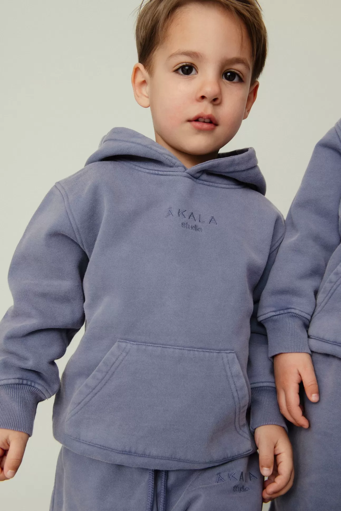 The Akala Studio Sweats^Sudadera Indigo Niños
